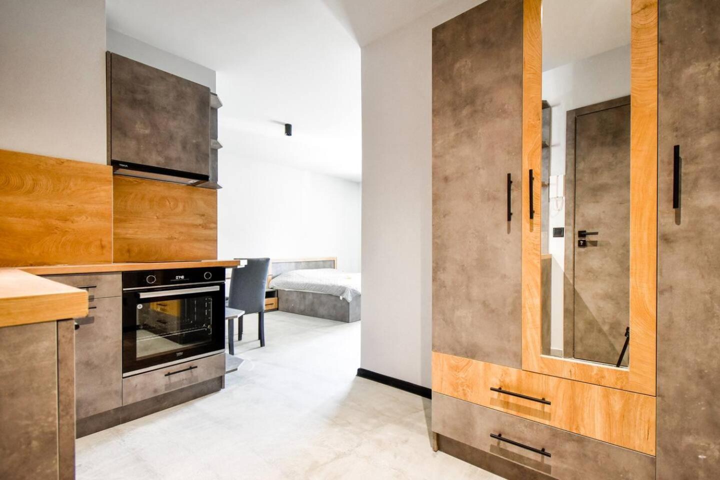 6 Studios 6 Bathrooms 2 Levels Kitchens Sofía Exterior foto