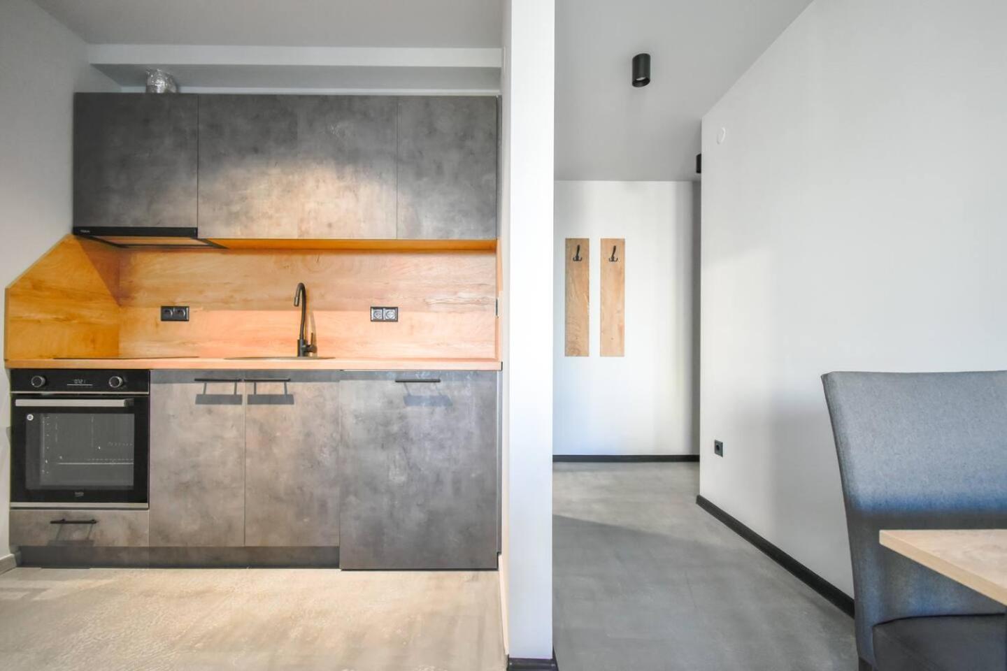 6 Studios 6 Bathrooms 2 Levels Kitchens Sofía Exterior foto