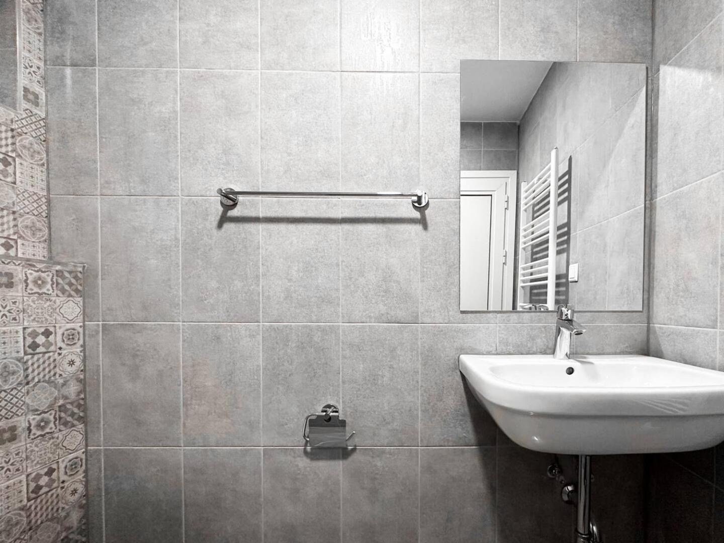 6 Studios 6 Bathrooms 2 Levels Kitchens Sofía Exterior foto