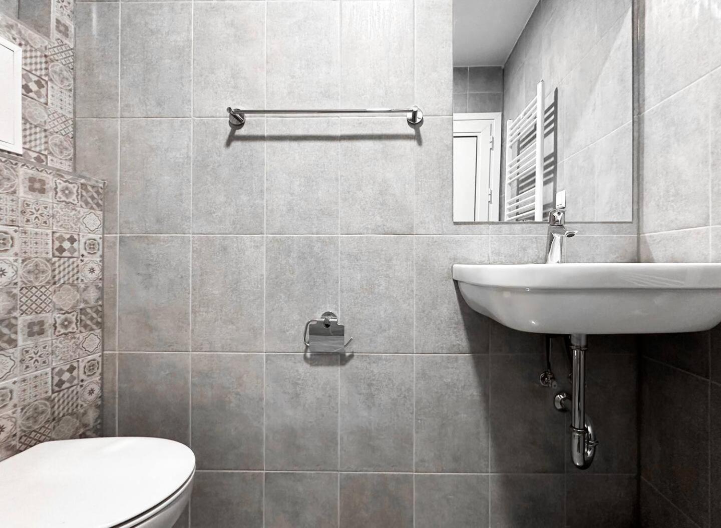 6 Studios 6 Bathrooms 2 Levels Kitchens Sofía Exterior foto