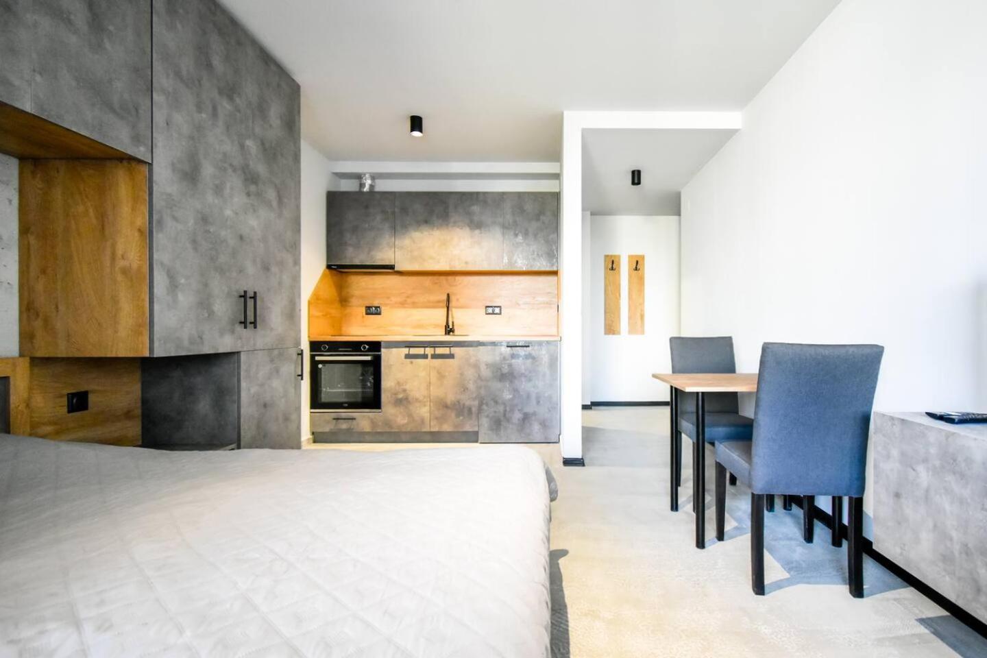 6 Studios 6 Bathrooms 2 Levels Kitchens Sofía Exterior foto